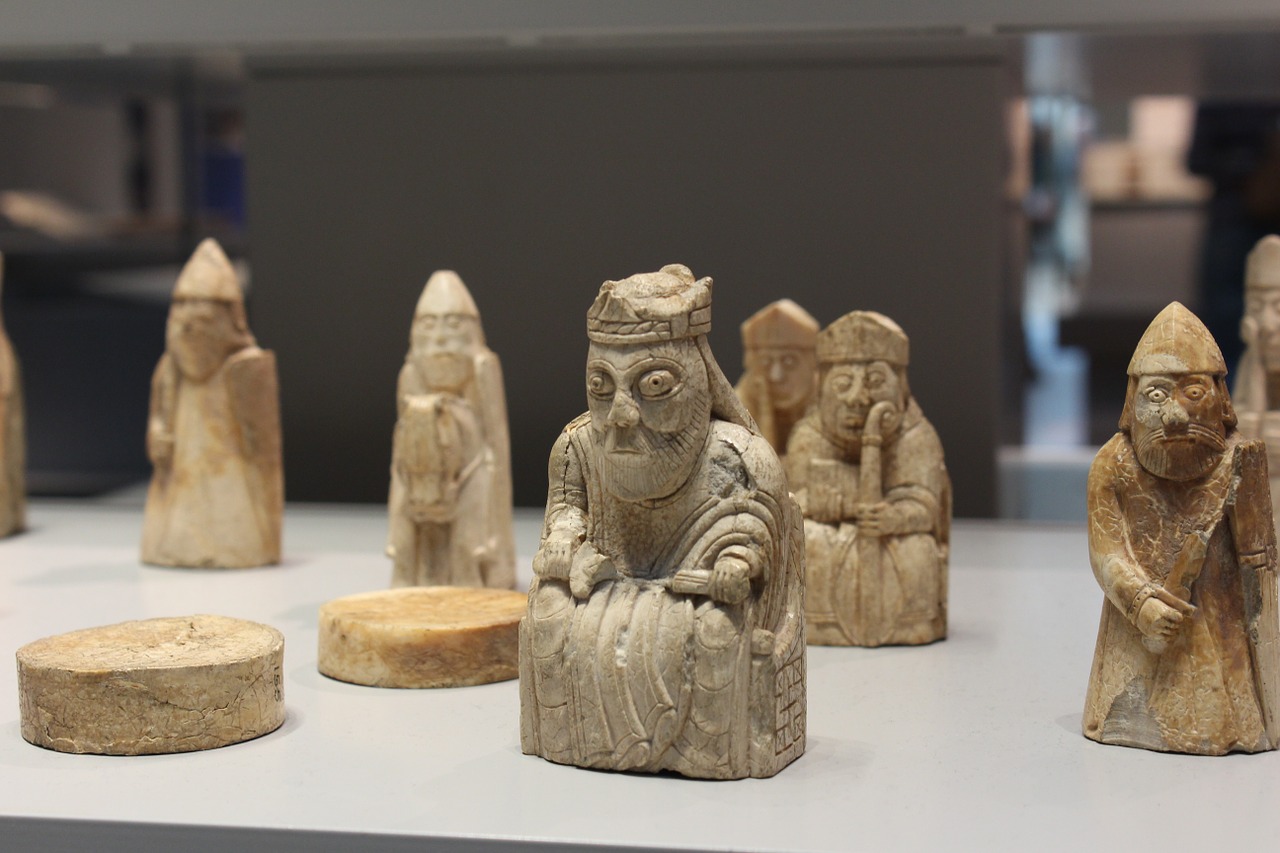 chess chessmen lewis chessmen free photo