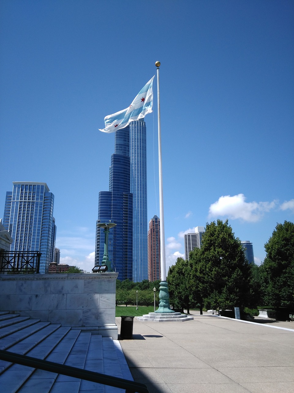 chicago flag blue sky free photo