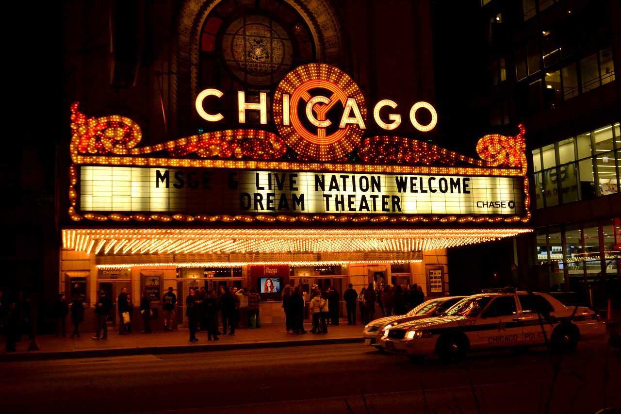 chicago theater chicago night free photo