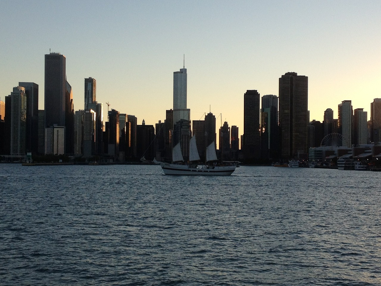 chicago skyline water free photo