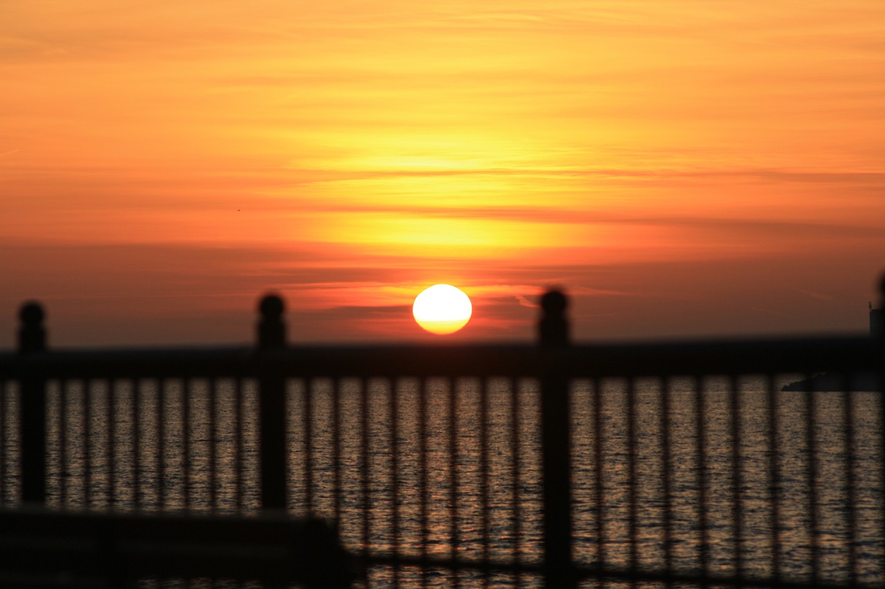 chicago sunrise lake michigan chicago free photo