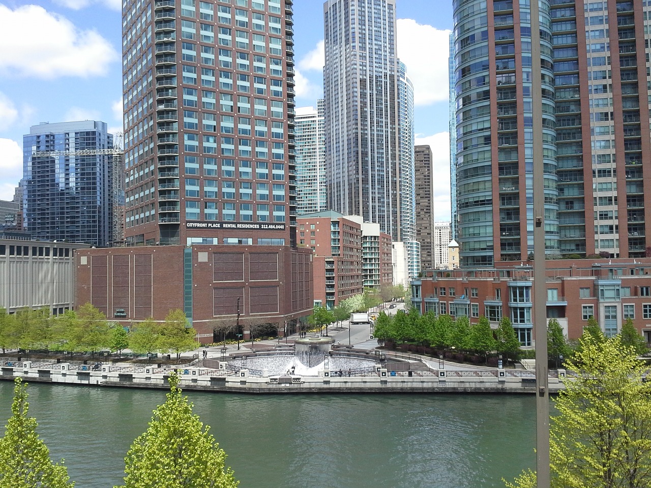 chicago river walk downtown free photo