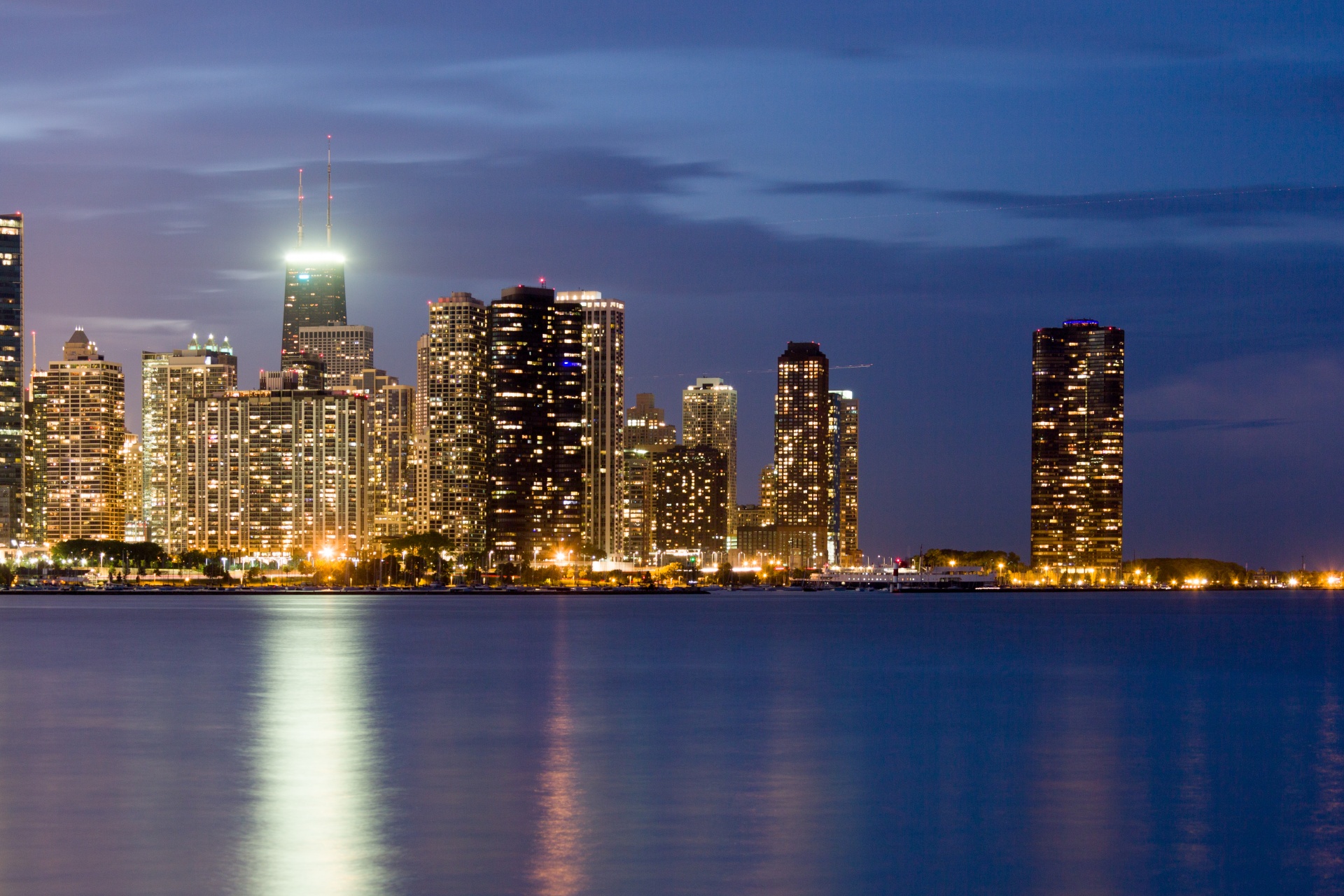 architecture building chicago free photo