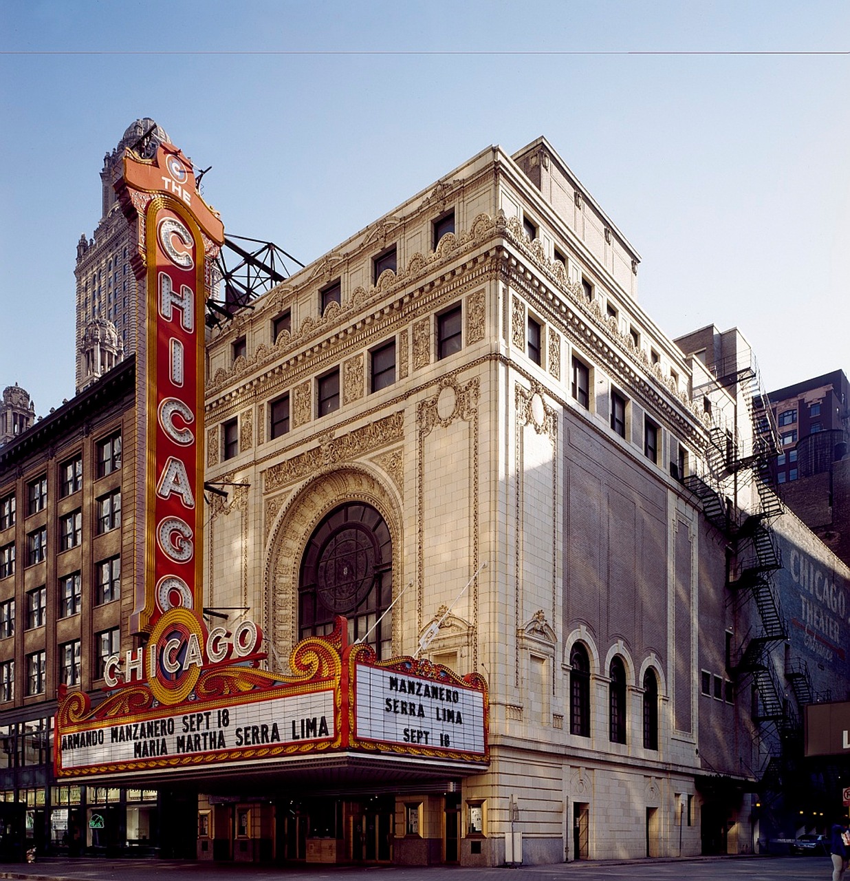 chicago theatre landmark chicago free photo