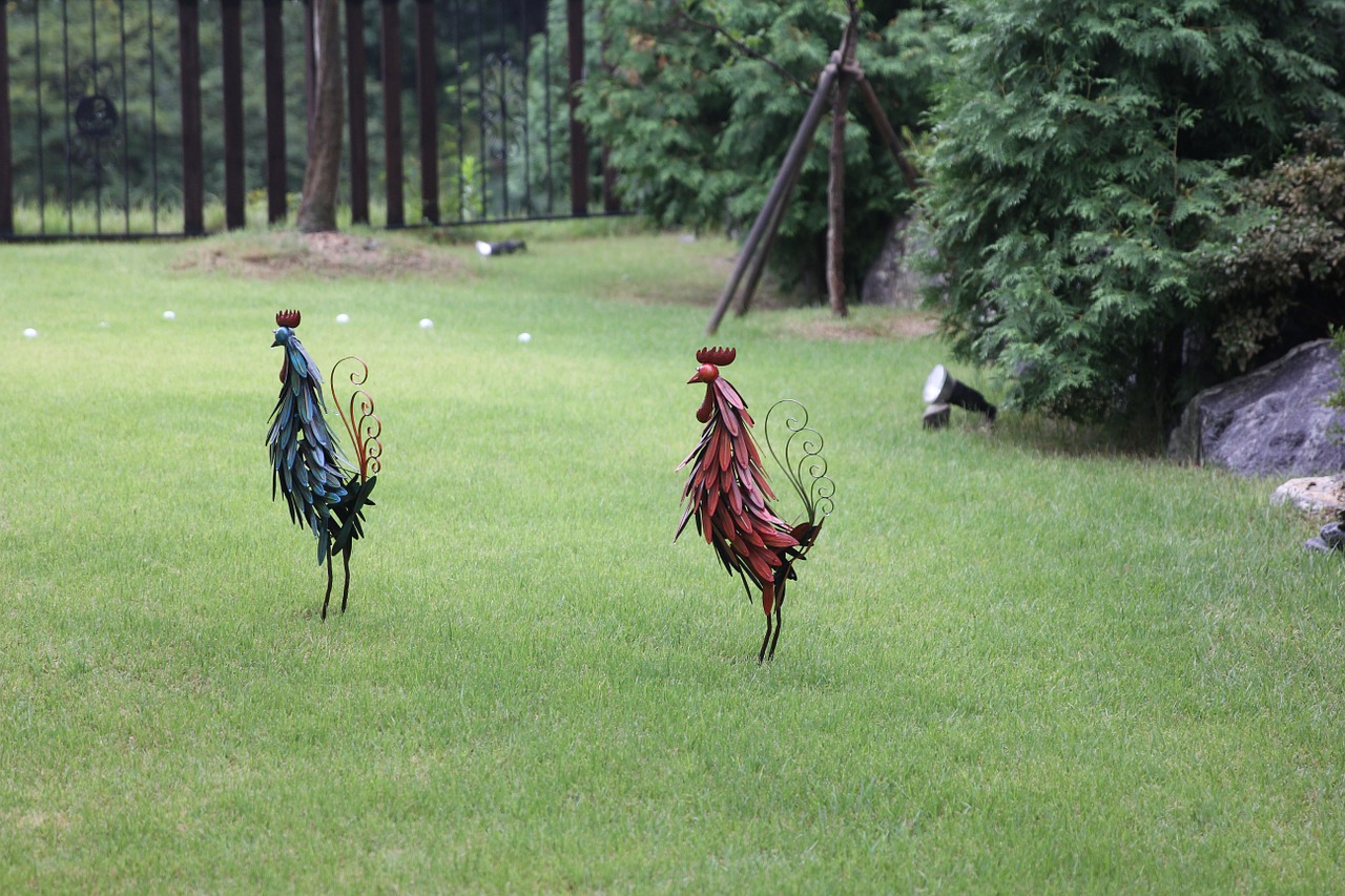 chicken sculpture garden free photo