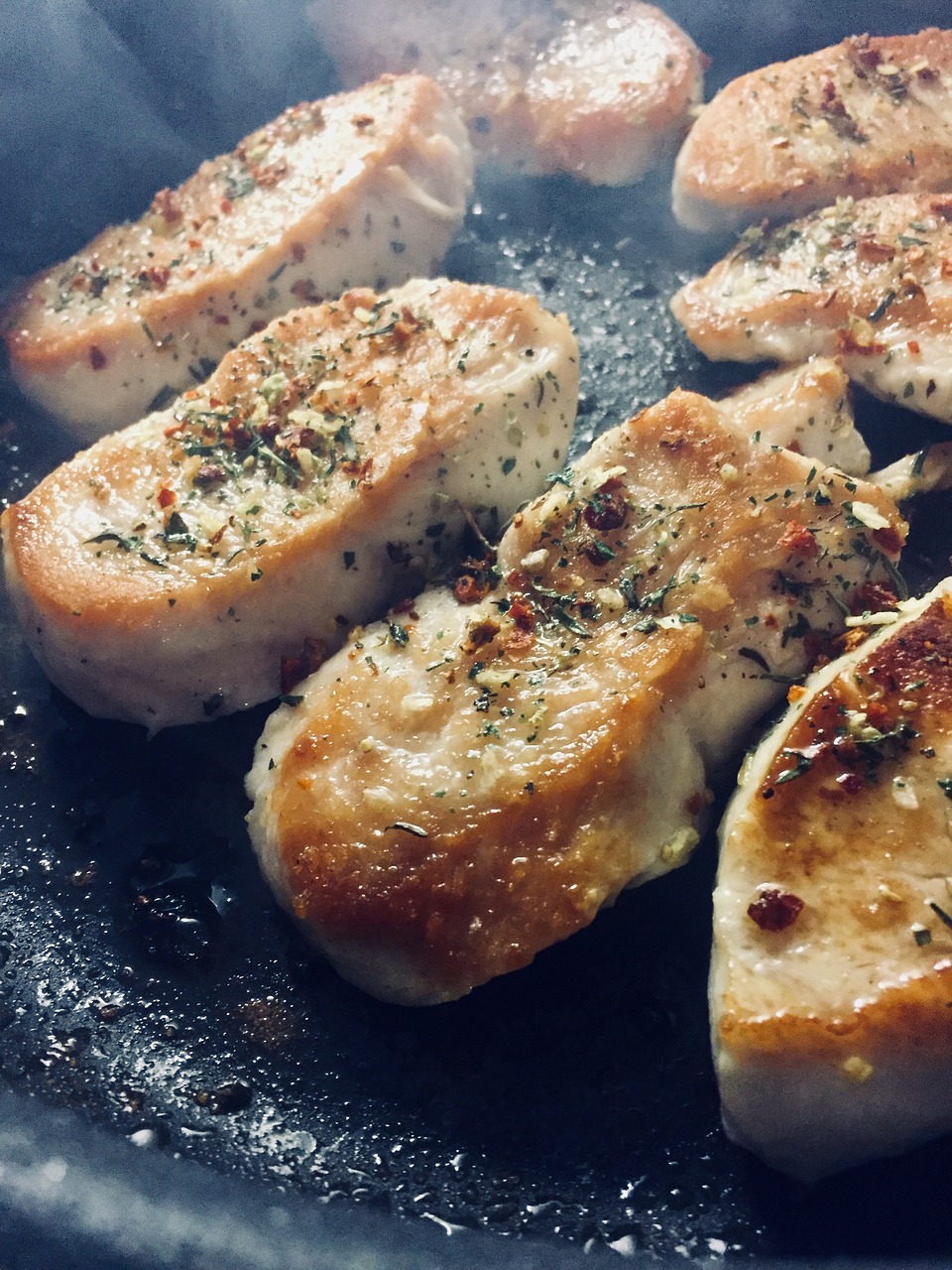 chicken  herbs  pan free photo