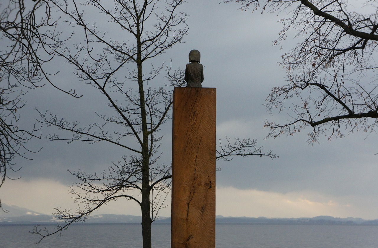 chiemsee sculpture bavaria free photo