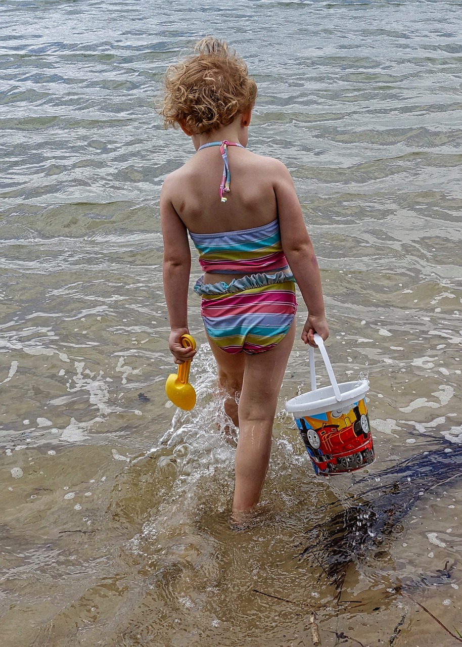 child beach sand free photo