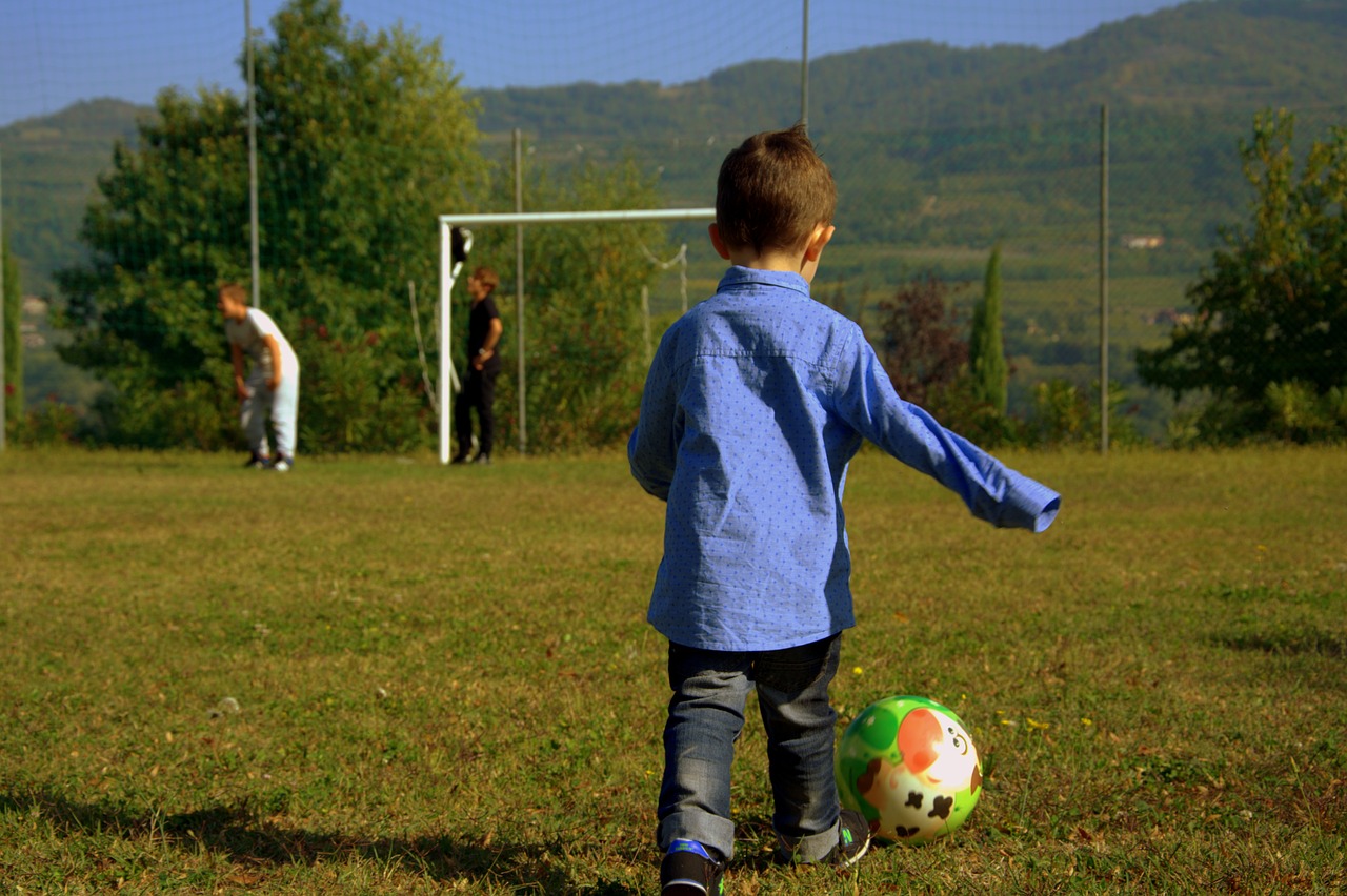 child football player ball free photo