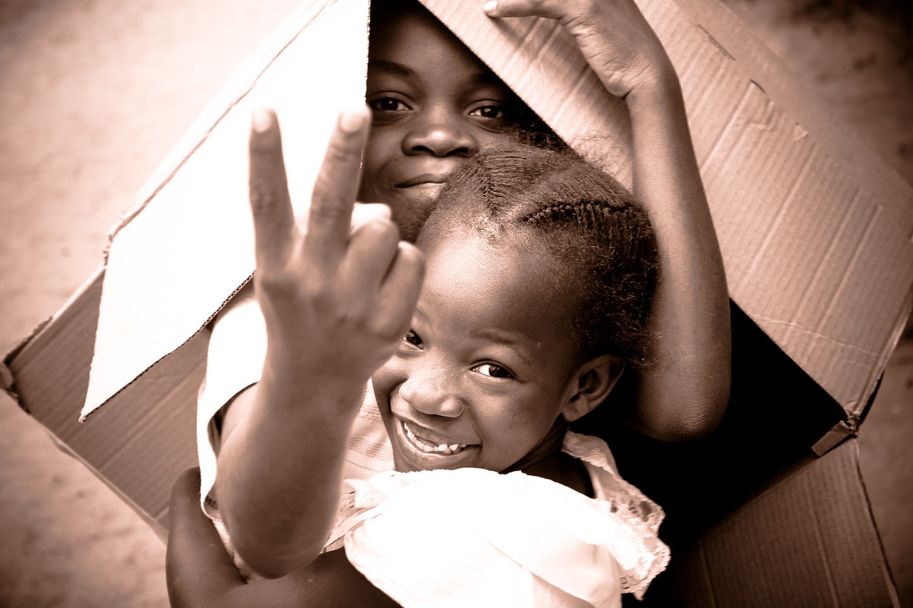 День защиты детей Африки. Дети Африки девочки. Международный день африканского ребенка. Маленький ребенок чорни.
