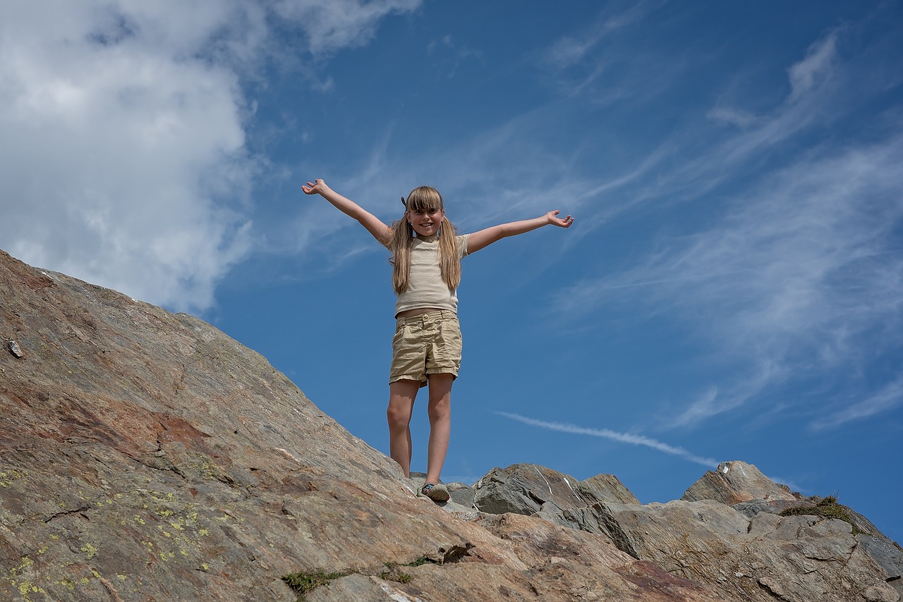 child girl mountain free photo