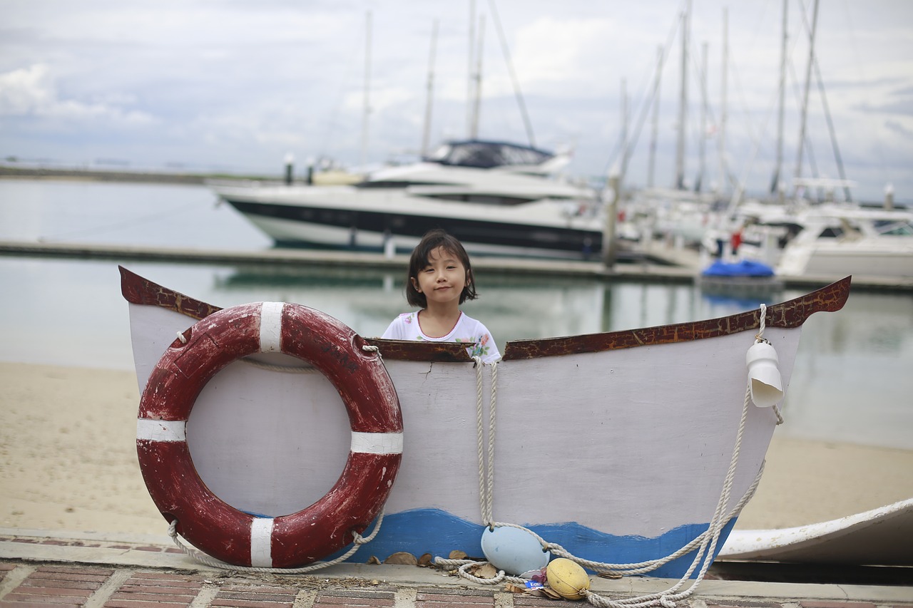 child seaside sea free photo