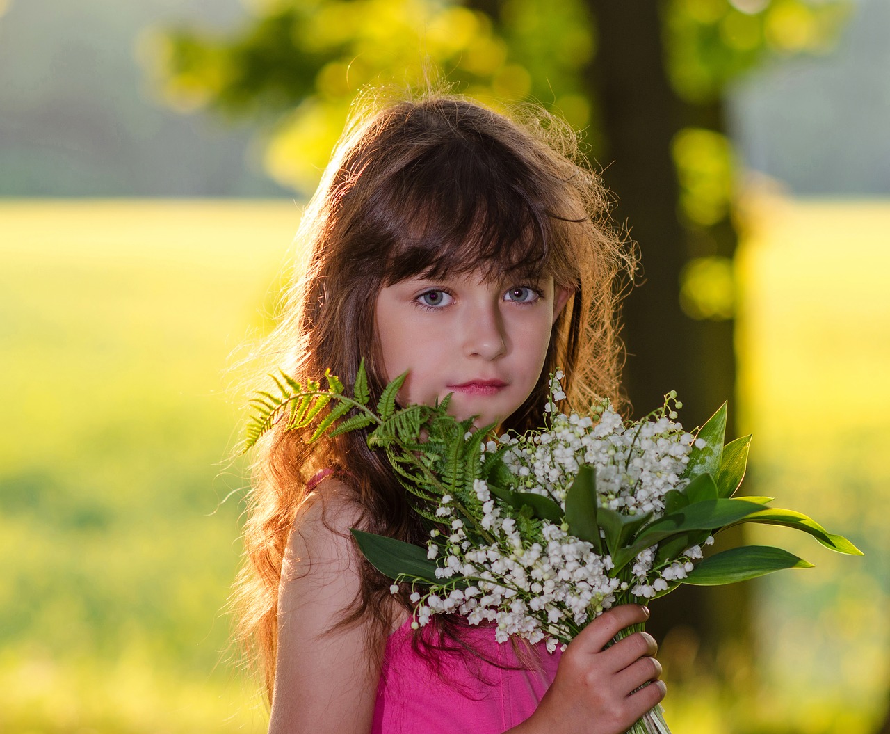 child portrait flowers free photo