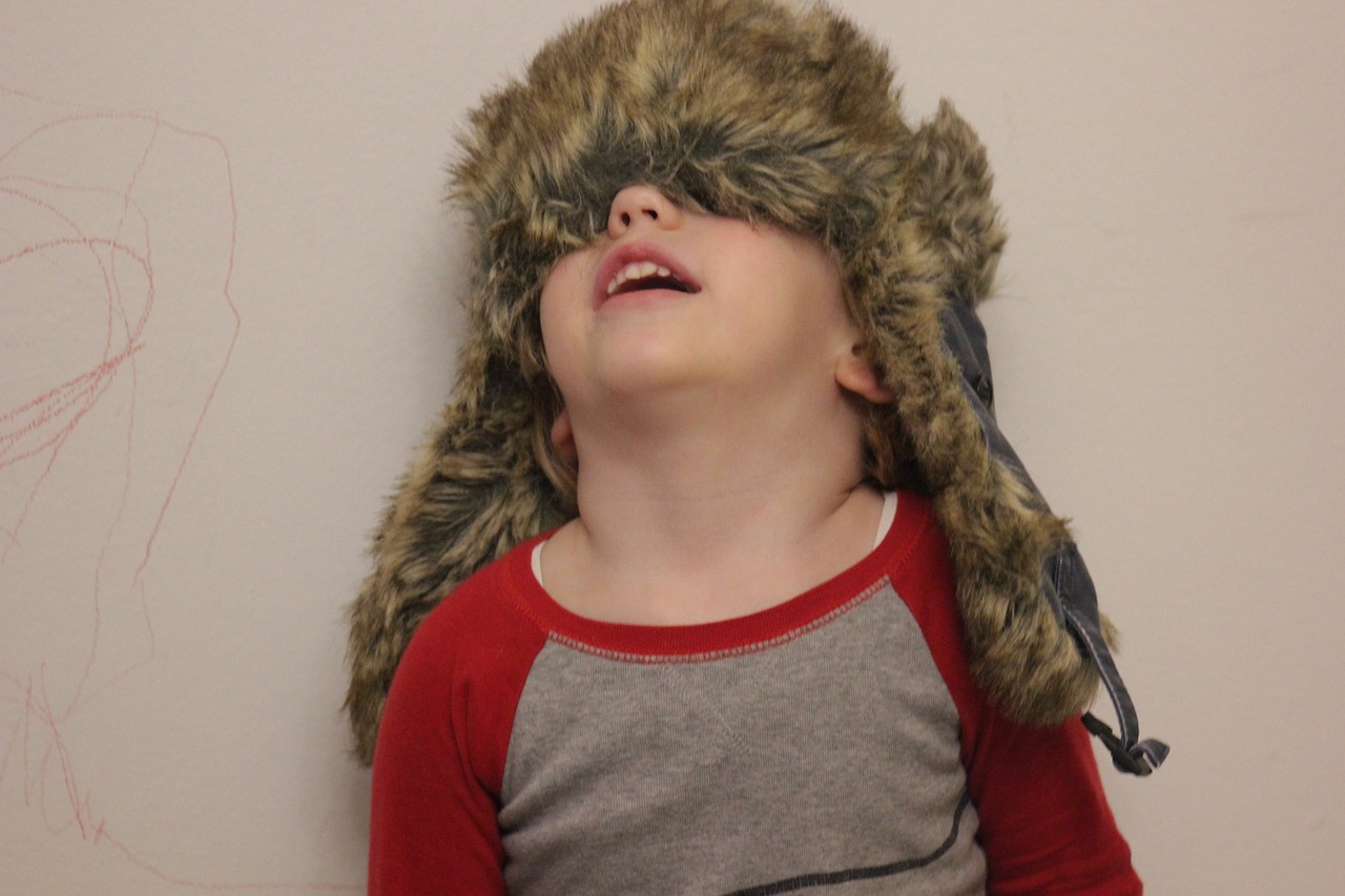 child three-year-old hat uszatka free photo