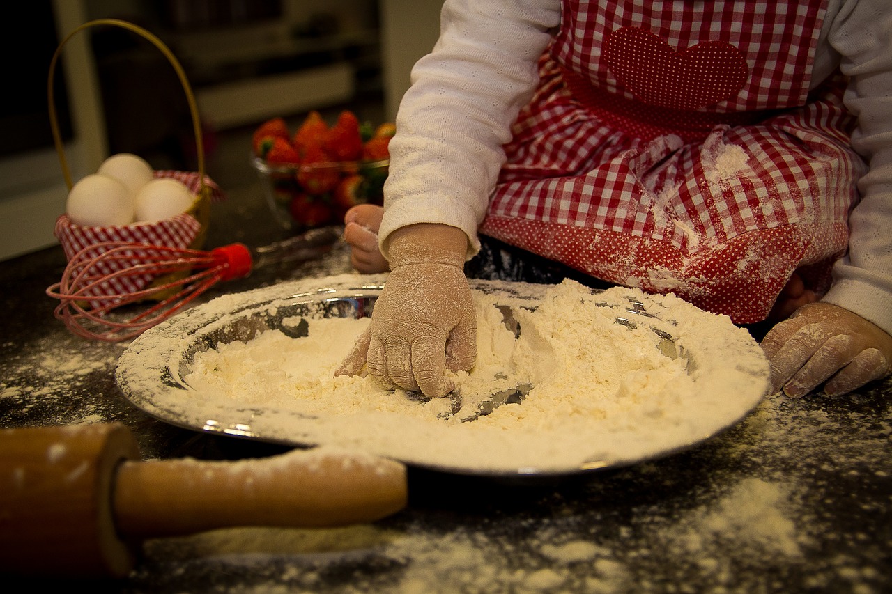 child hands kitchen free photo