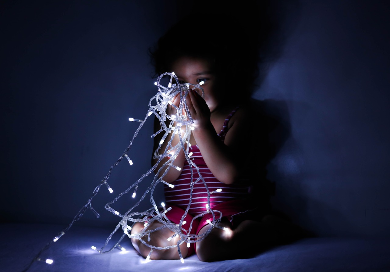 Child,lighting,baby,hands,night - free image from needpix.com