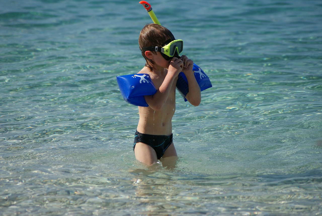 child summer diver free photo