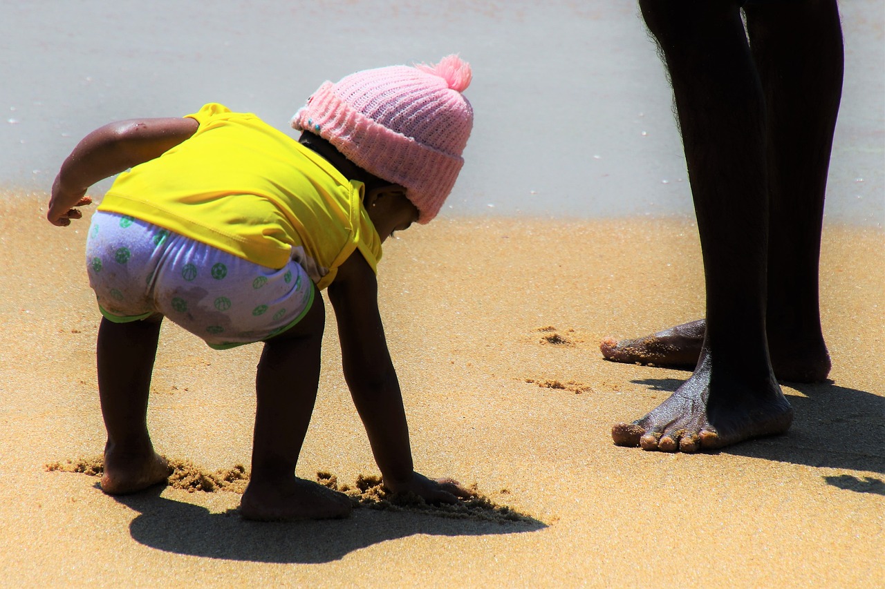 child water ocean free photo