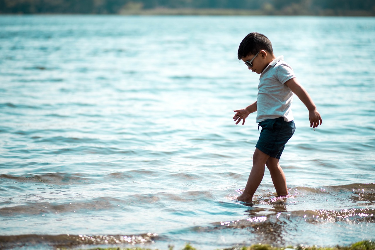 child  water  happy free photo