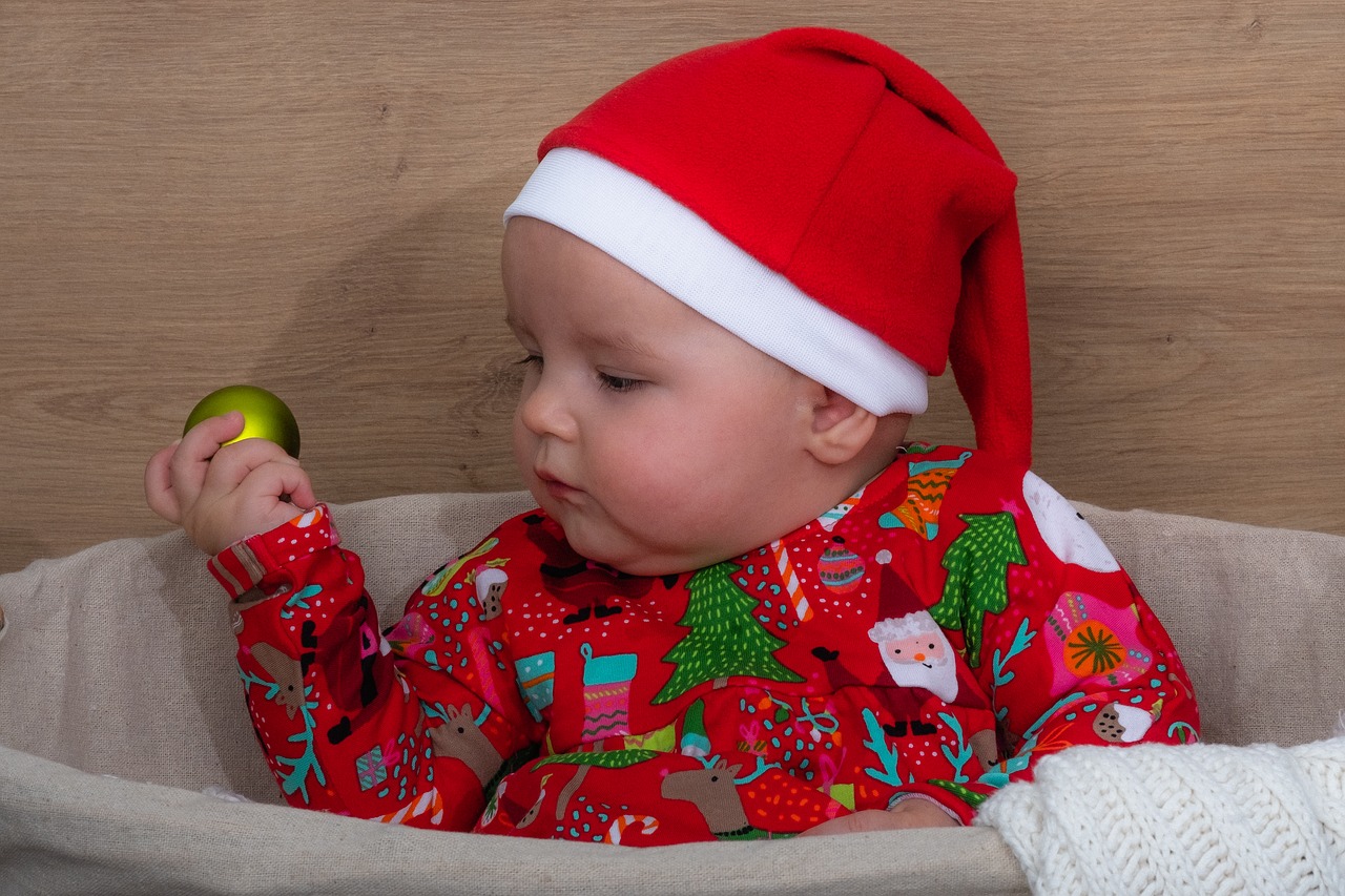 child  christmas  infant free photo