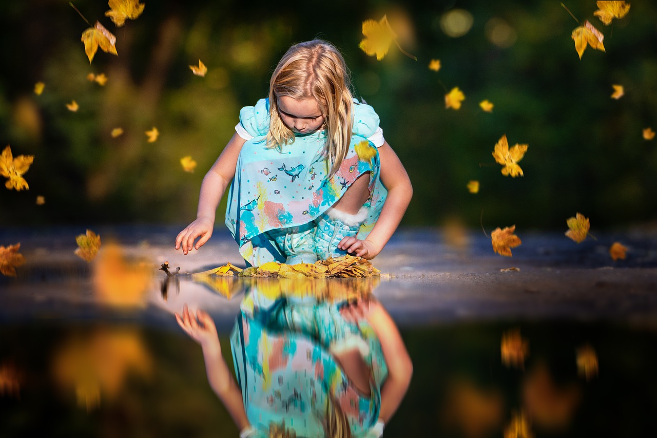 child  autumn  childhood free photo