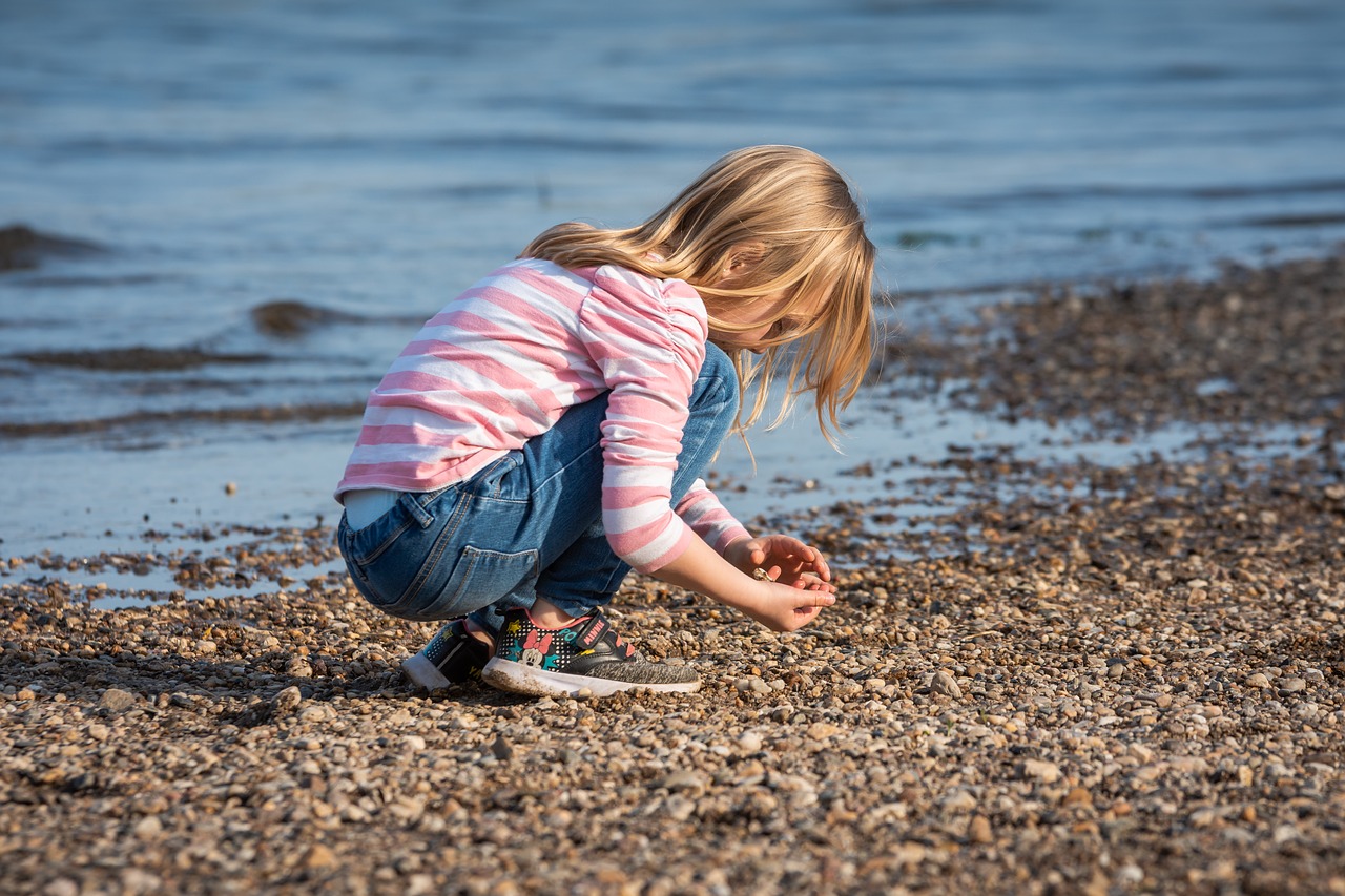 child  play  beach free photo