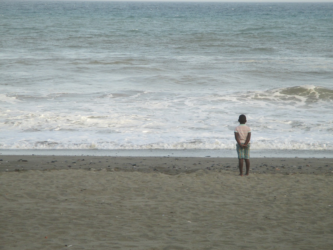 child beach to watch free photo