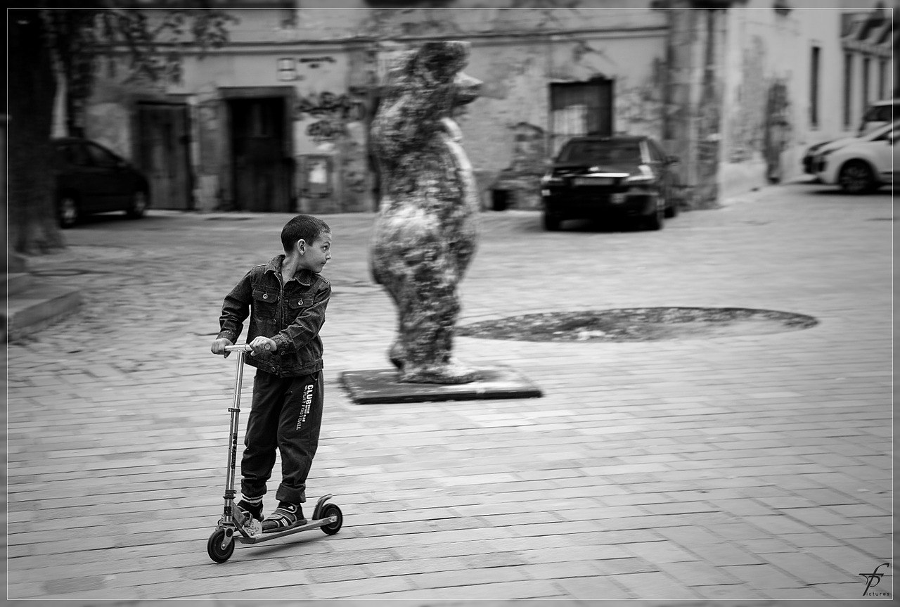 child boy playing free photo