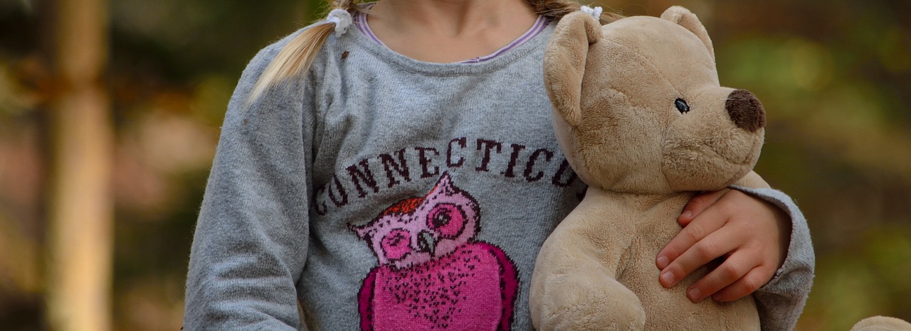 child girl teddy bear free photo