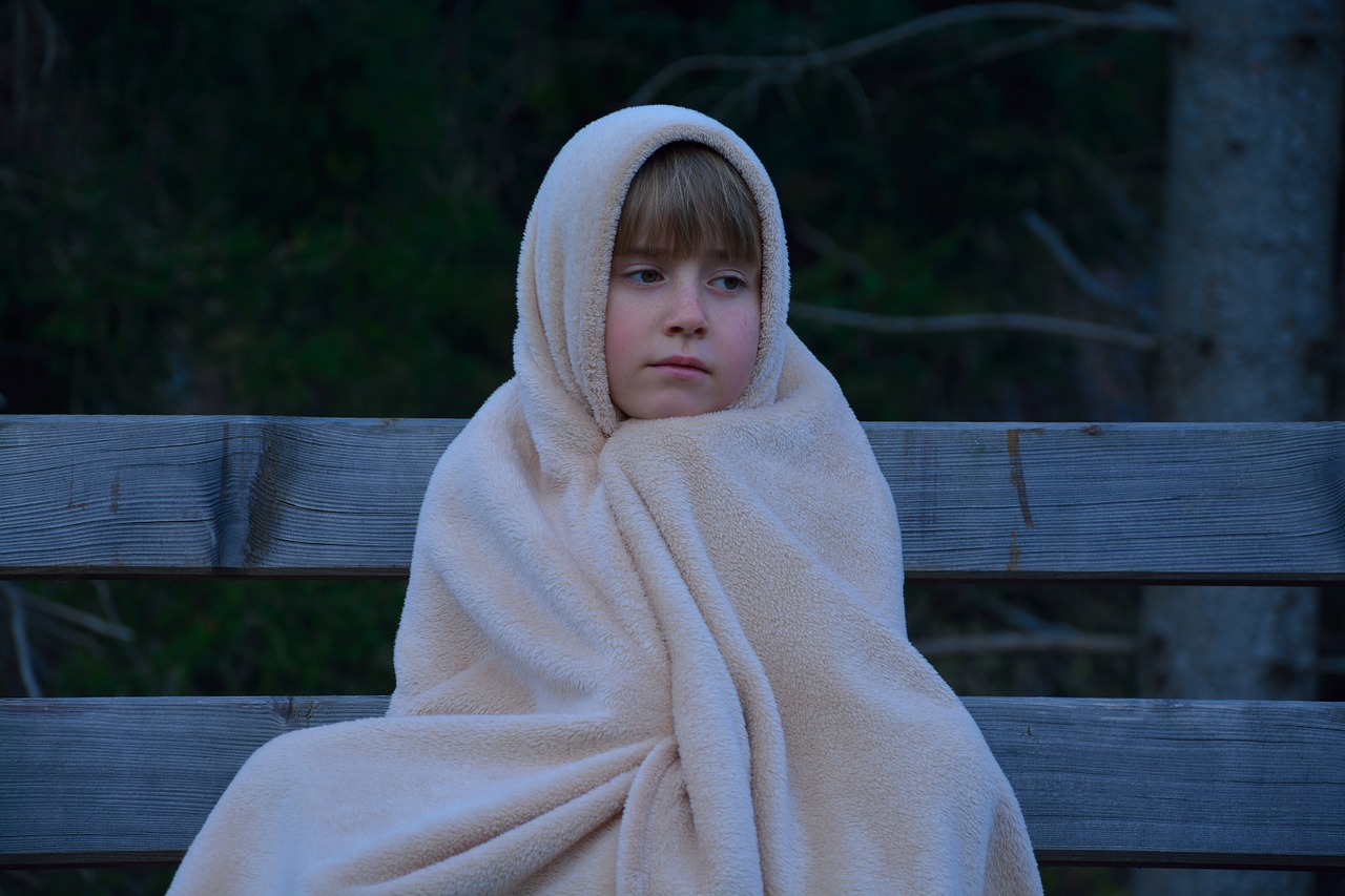 child girl blanket free photo