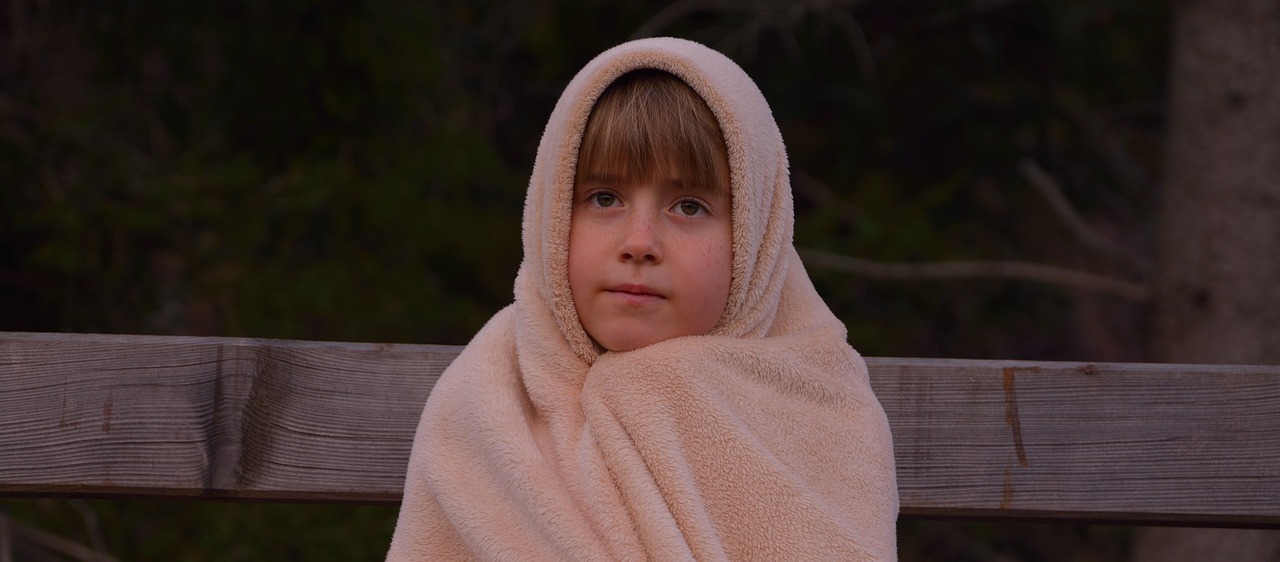 child girl blanket free photo