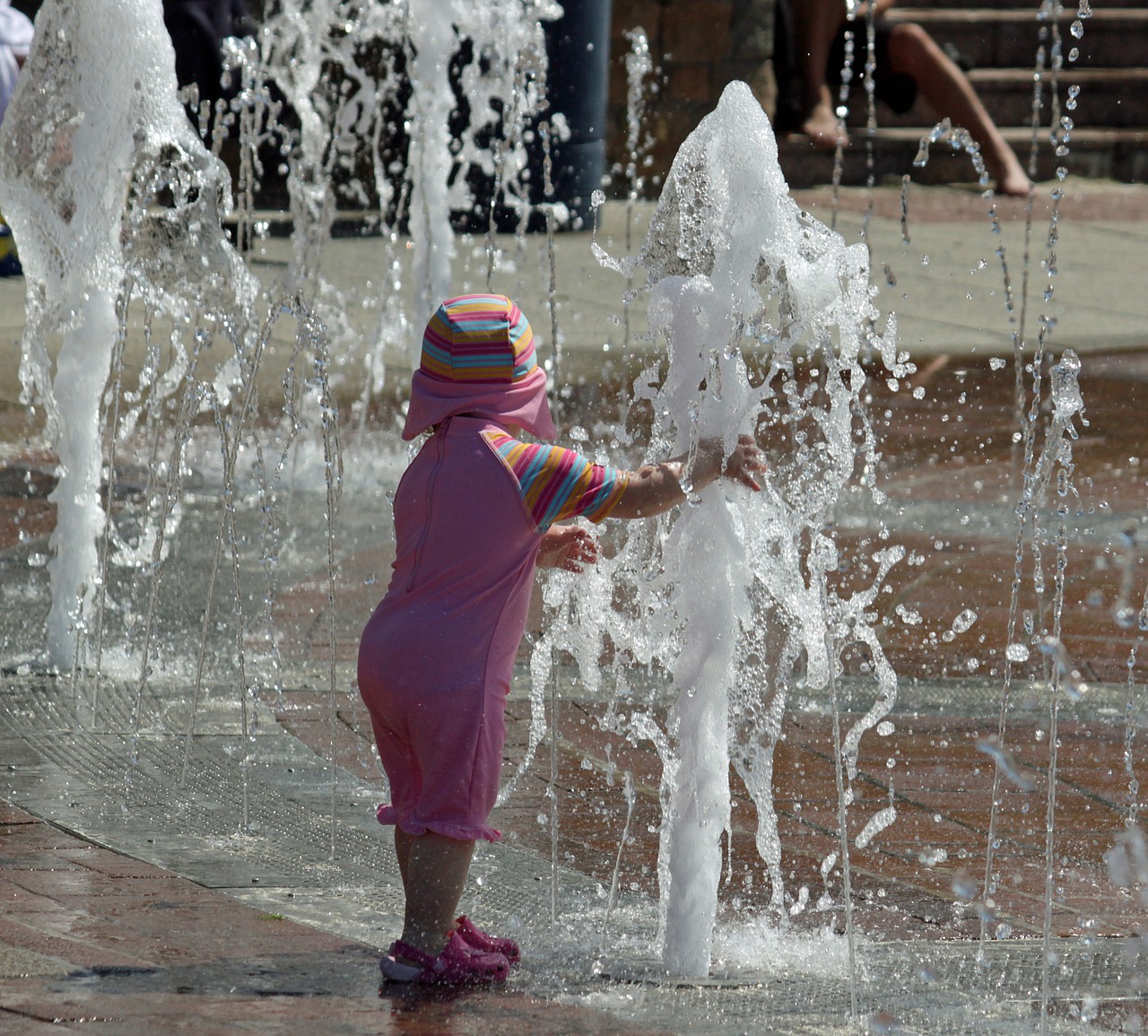 child water fountain free photo