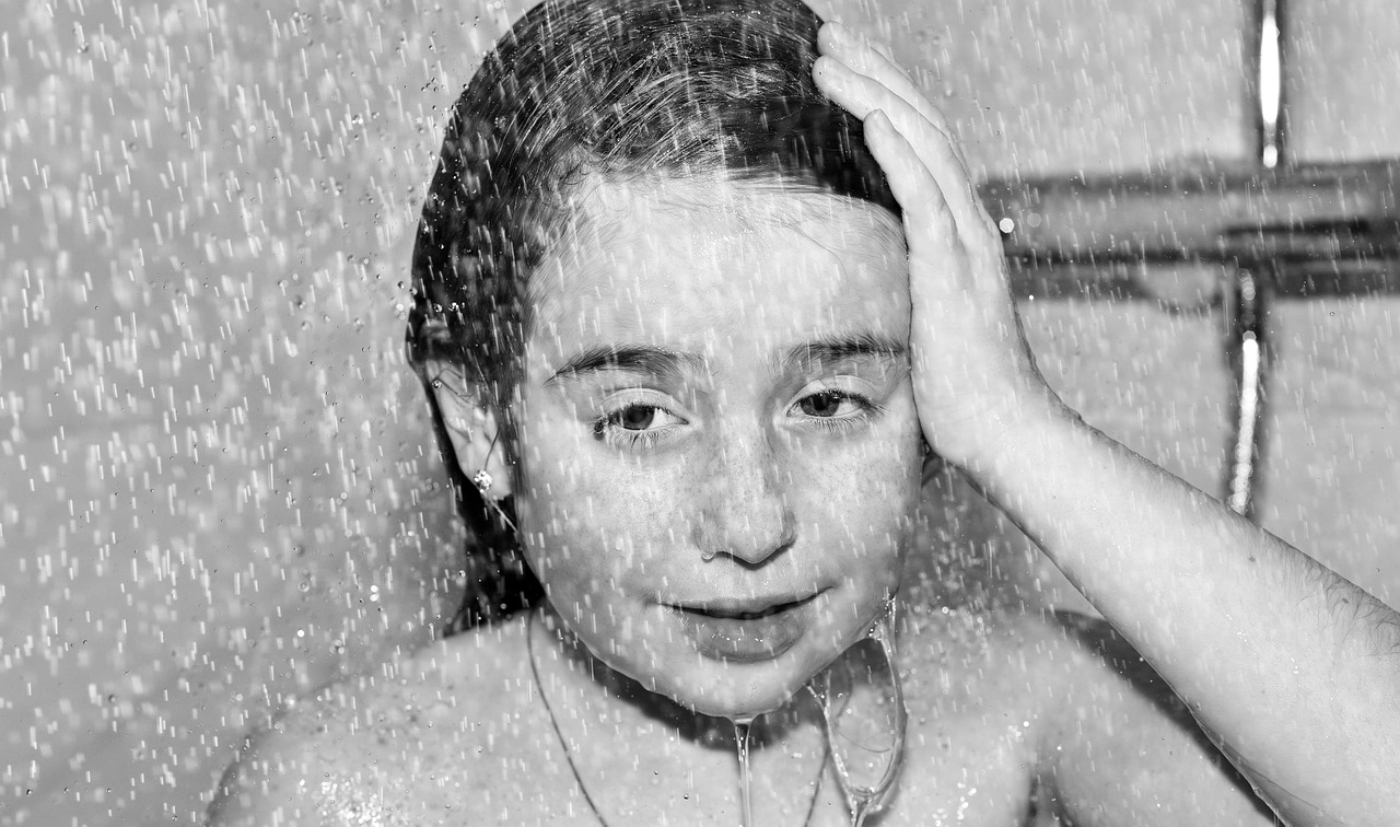 child girl shower free photo