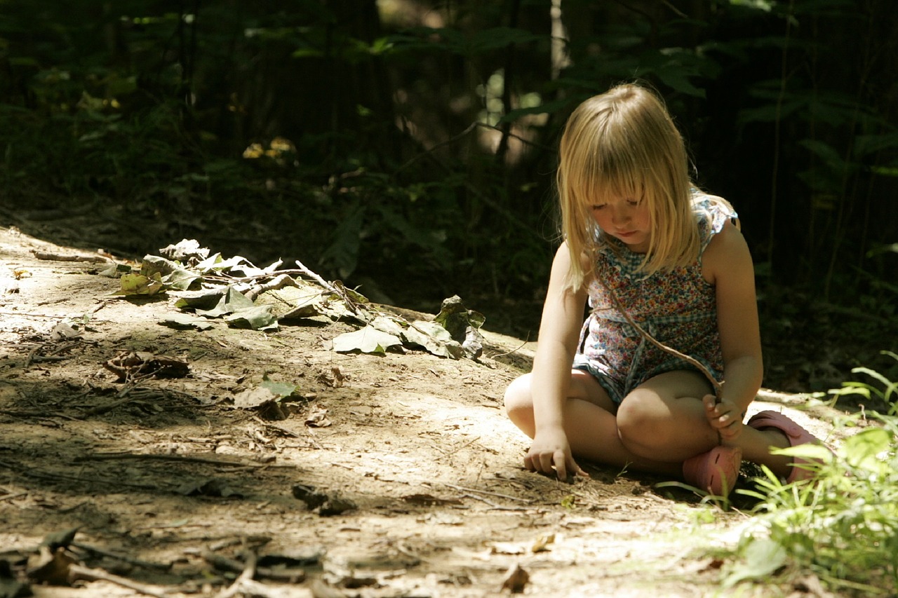 child playing quiet free photo