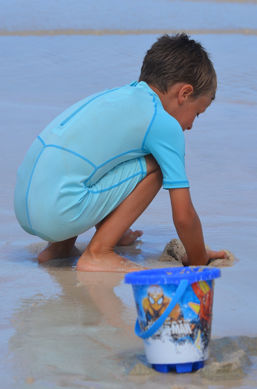 child boy bucket free photo