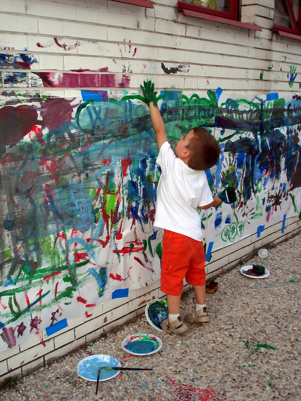child painting hands free photo