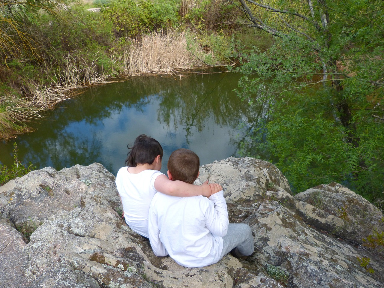 children lake friendship free photo