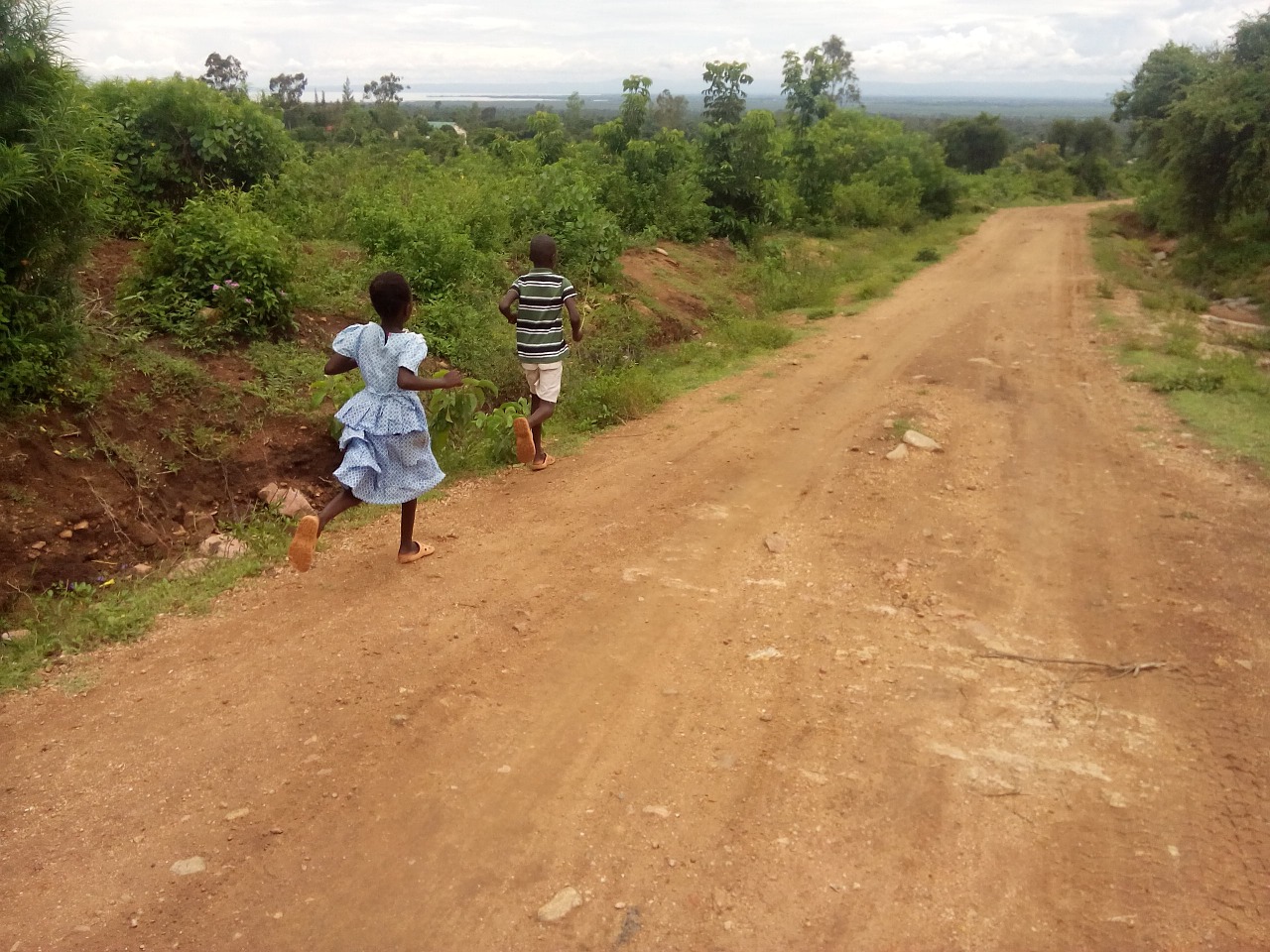 children running kenya free photo