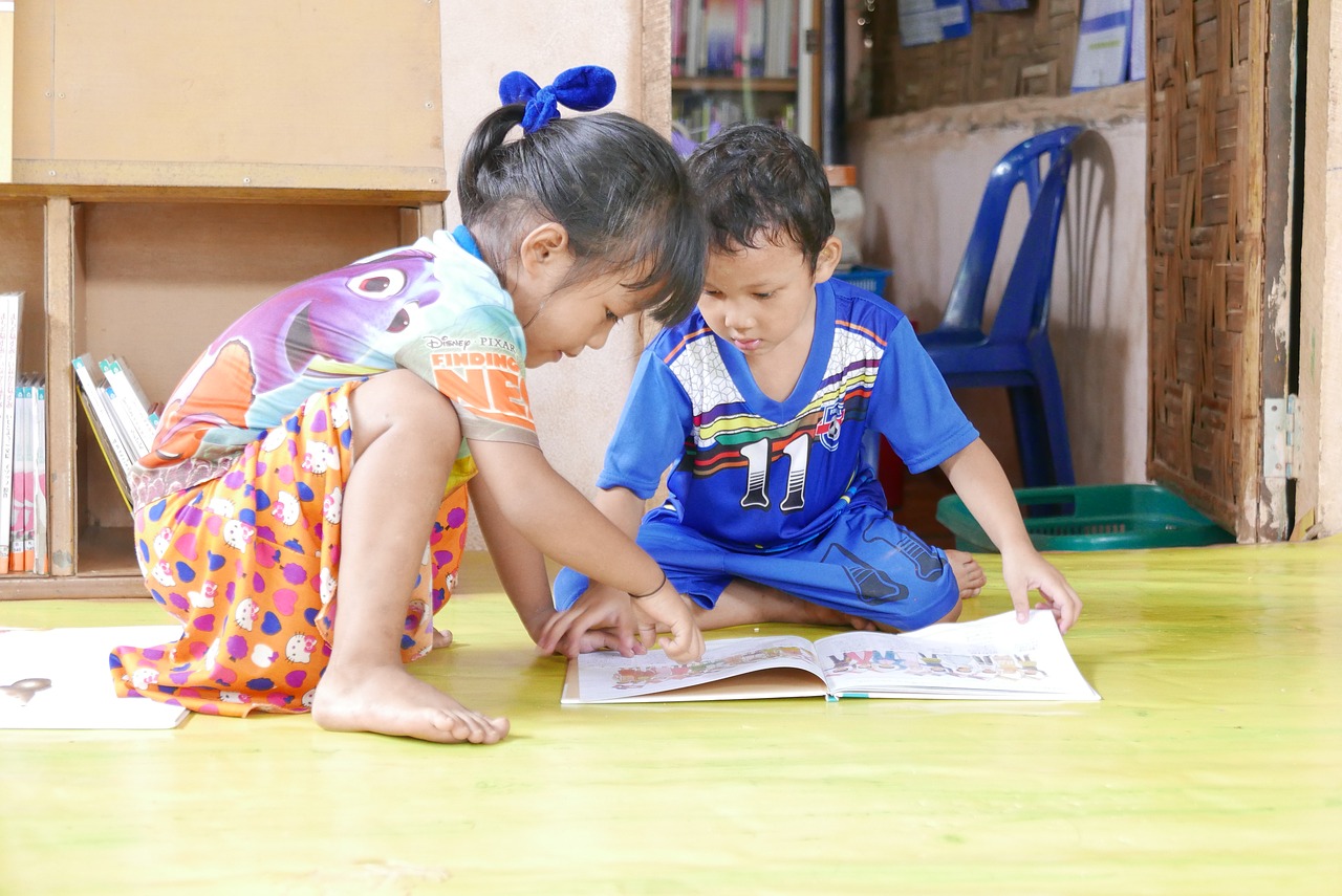 children read book free photo
