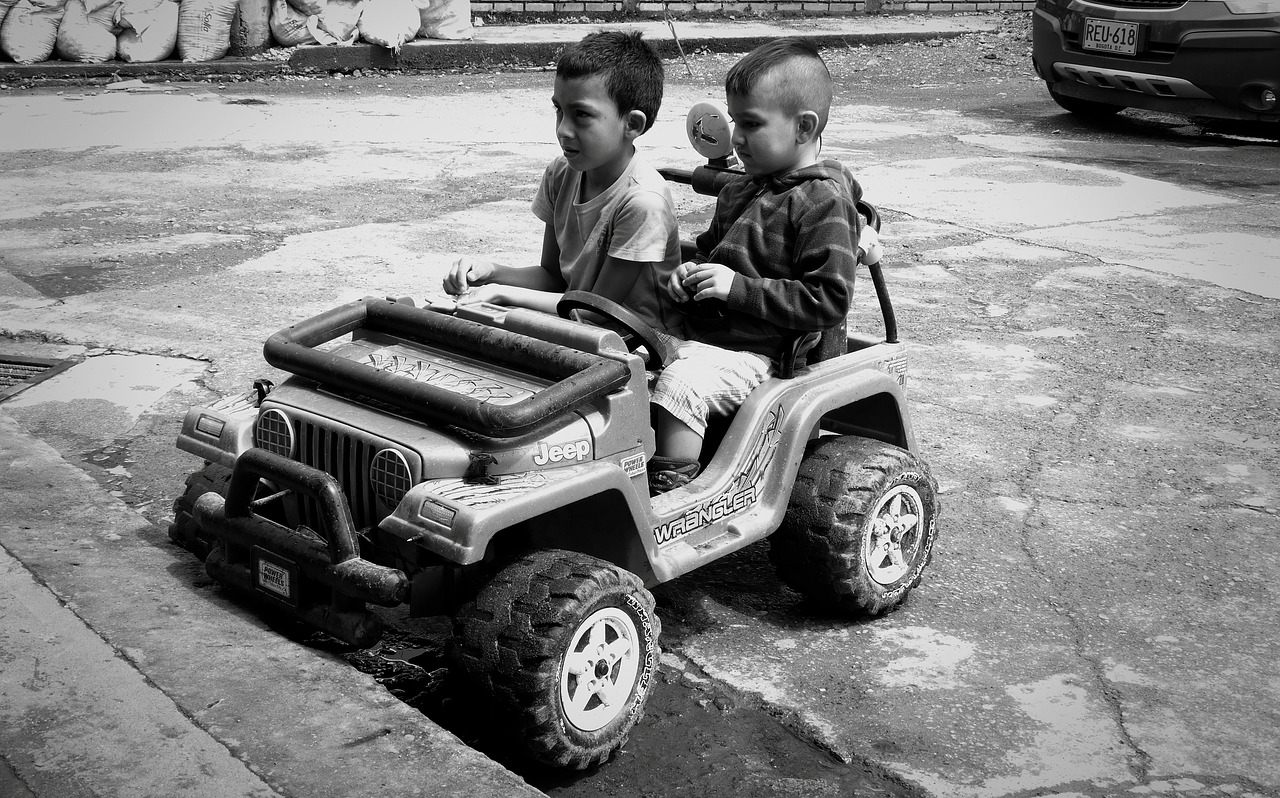 children  jueguete car  fun free photo