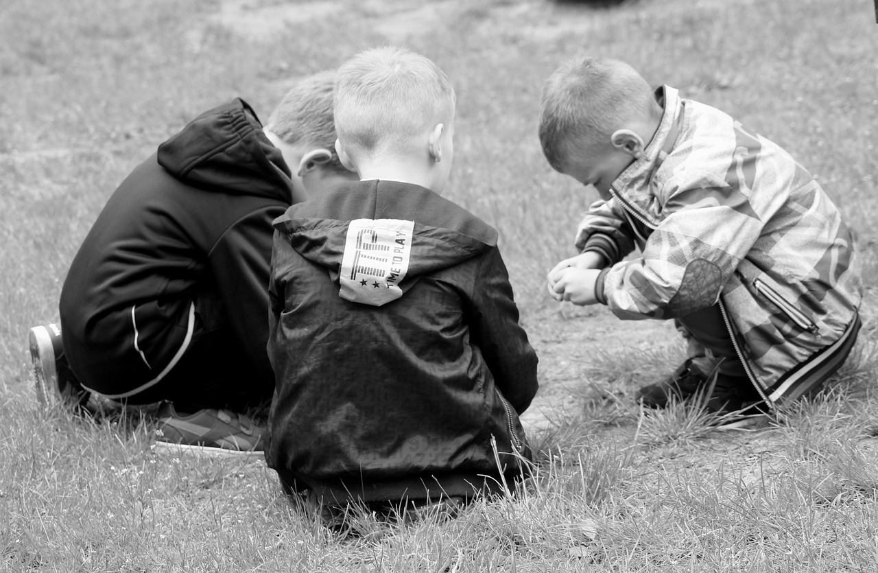 children  fun  conversation free photo