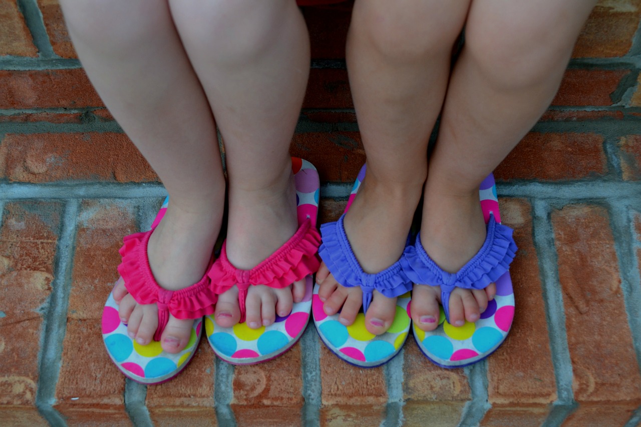 children children feet girls free photo