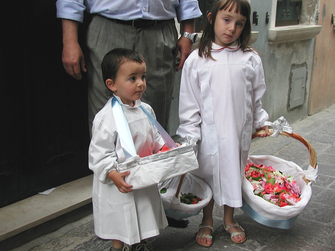 children flowers catholic free photo