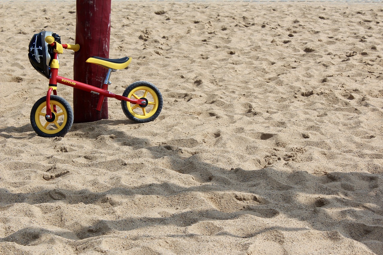 child's bike bike sand free photo