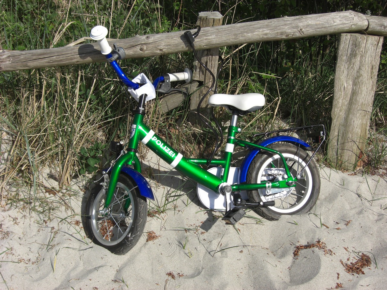 child's bike bike beach free photo