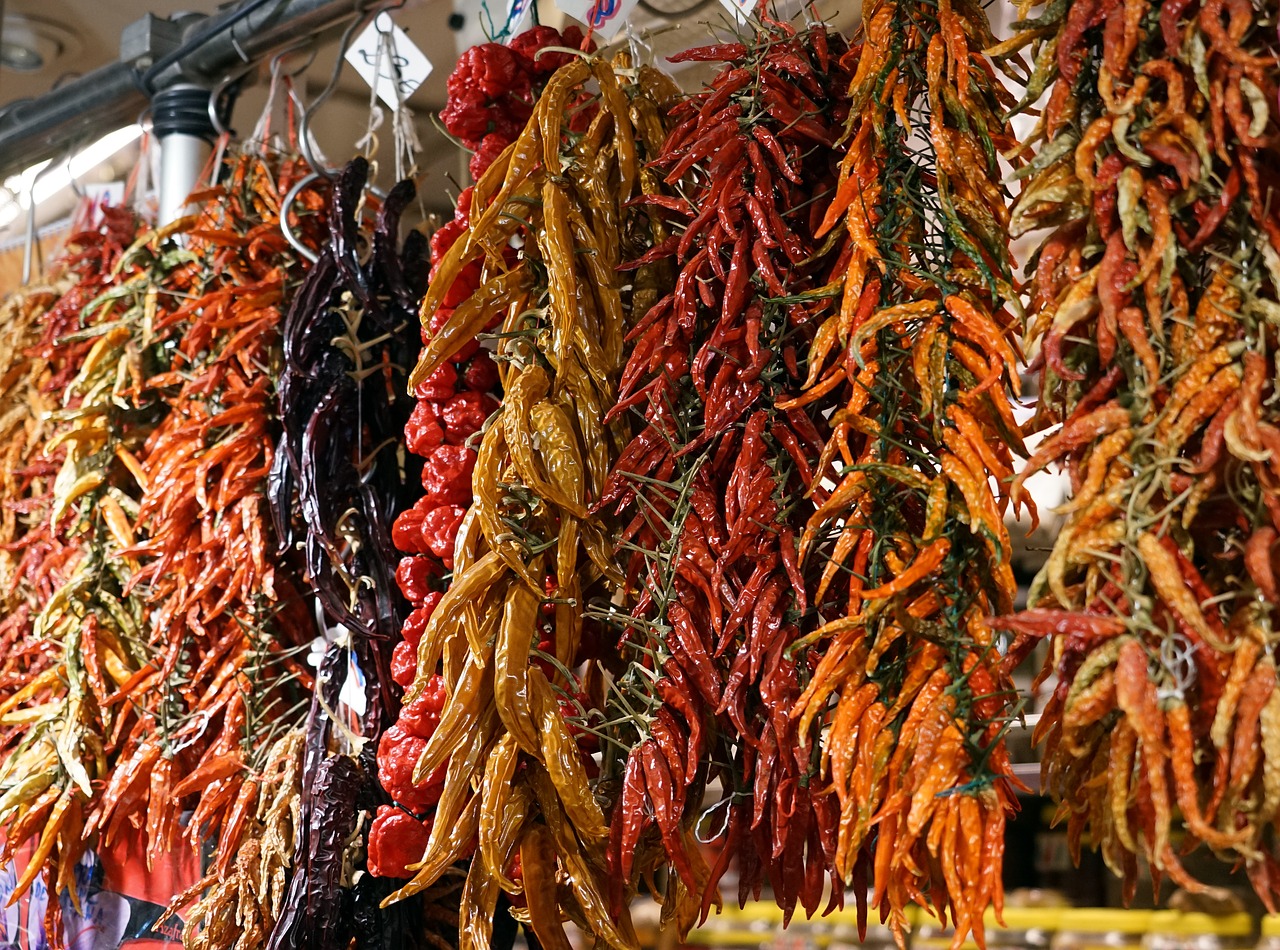 chili spices market free photo