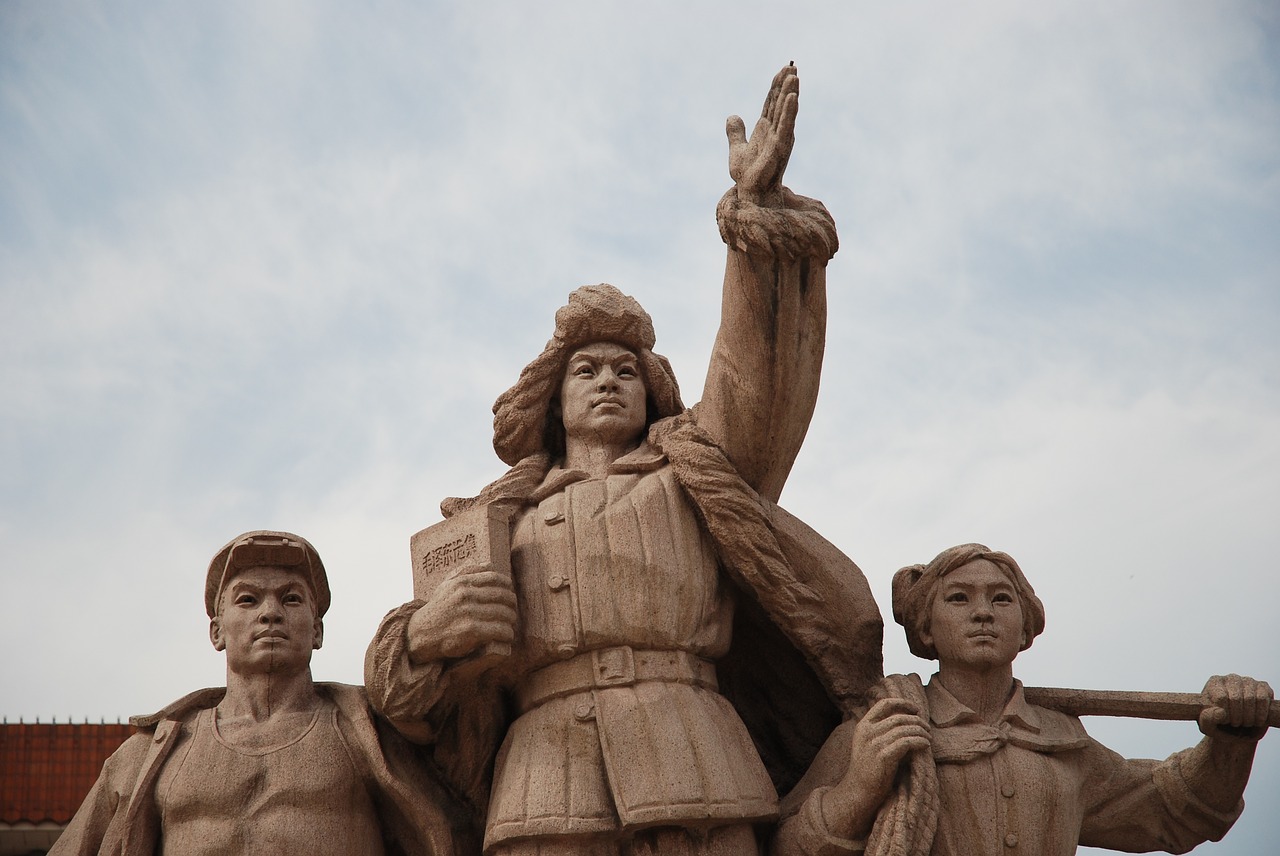 china statue monument free photo