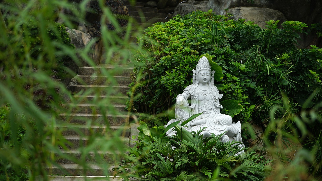 china buddha statues religion free photo