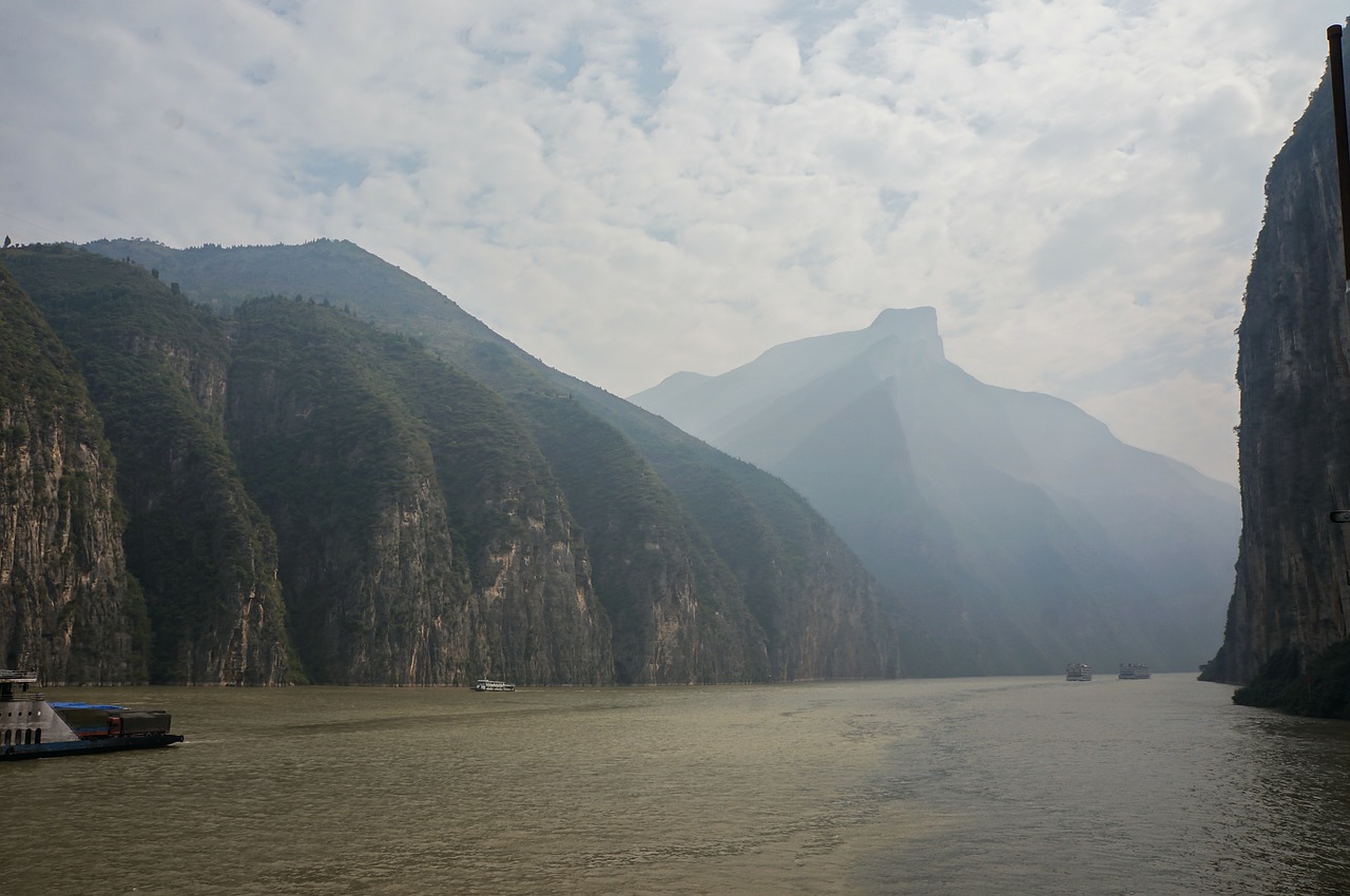 china yangtze river landscape free photo