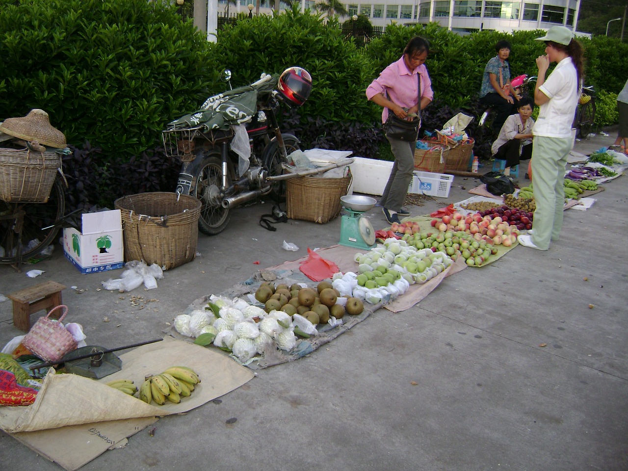 china sidewalk vendor vendor free photo